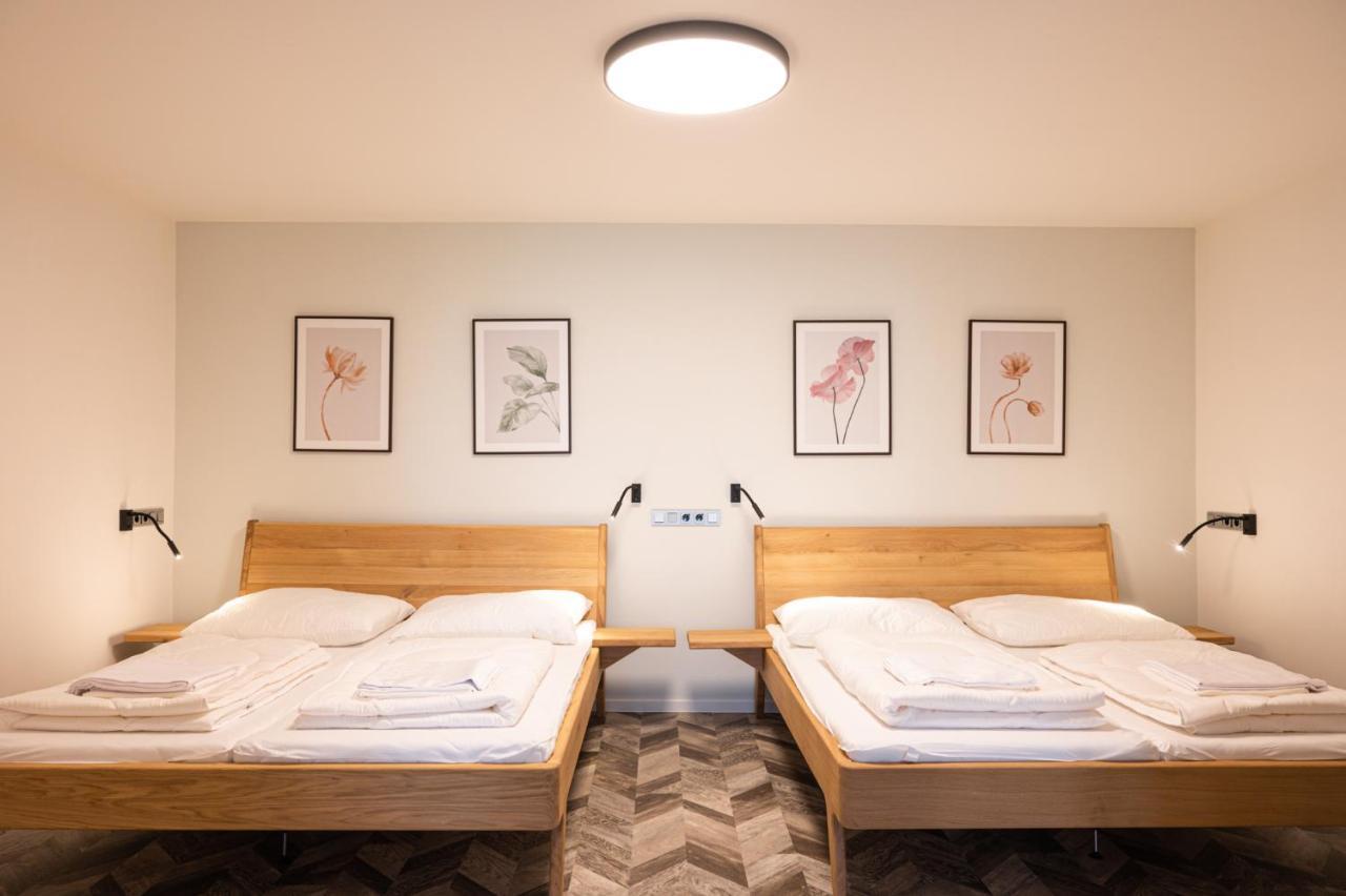 Art Hostel & Apartments Dvur Kralove nad Labem Luaran gambar