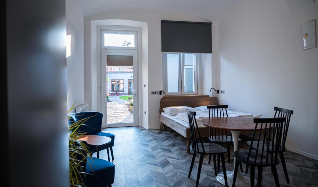 Art Hostel & Apartments Dvur Kralove nad Labem Luaran gambar