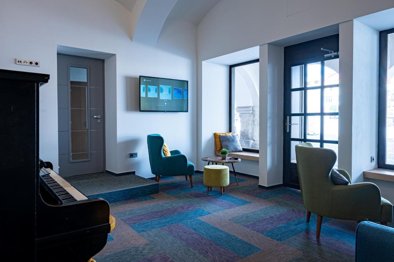 Art Hostel & Apartments Dvur Kralove nad Labem Luaran gambar